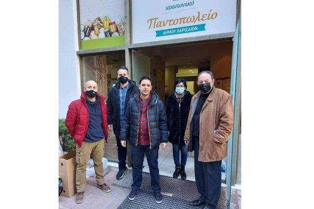 To vreslarisa.gr παρέδωσε τρόφιμα στο Κοινωνικό Παντοπωλείο Λάρισας