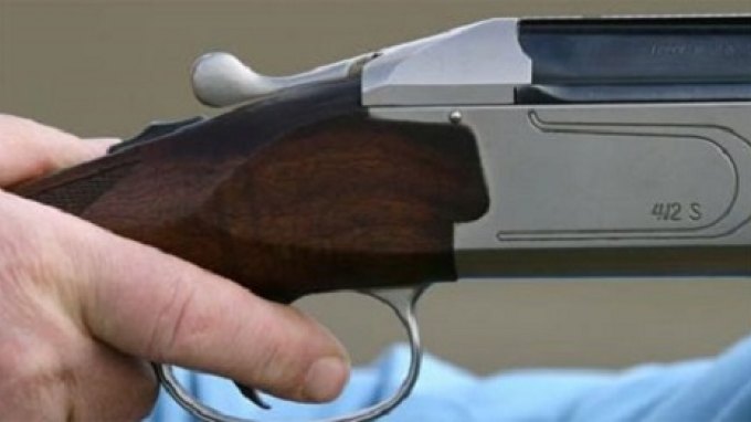 Βγήκε καραμπίνα σε γραφείο στη Λάρισα – Δύο συλλήψεις μετά από απειλές