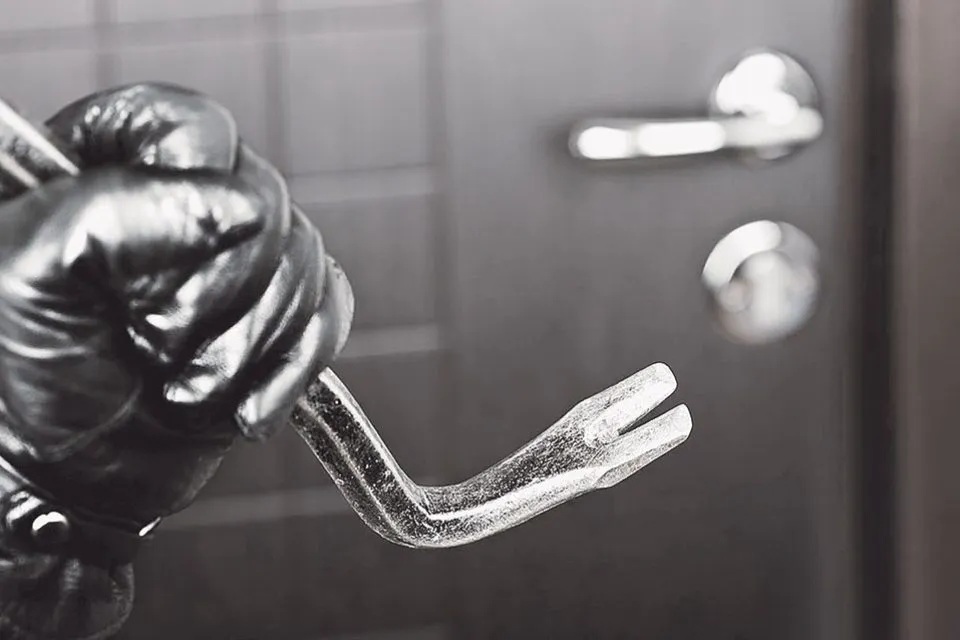 Λάρισα : Διάρρηξη με λεία 50.000 ευρώ