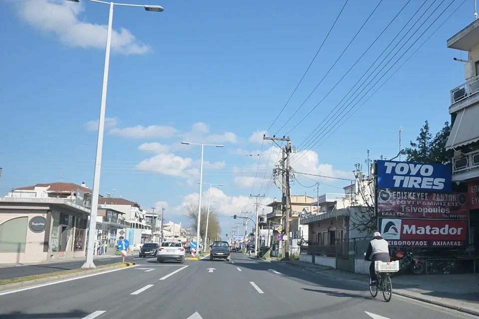«Να γίνει αστικός δρόμος η Λεωφόρος Καραμανλή»