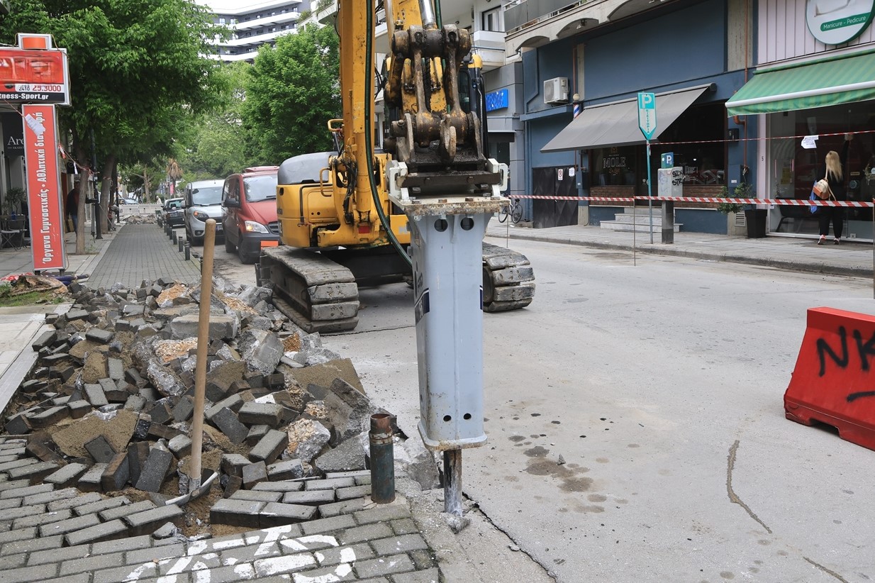 Δήμος Λαρισαίων: Εργασίες ανακατασκευής σε τμήμα της οδού Παλαιστίνης