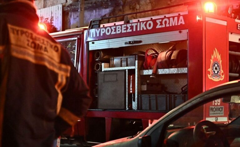 Έγκαιρη παρέμβαση της Πυροσβεστικής για φωτιά σε κουζίνα διαμερίσματος στην Λάρισα