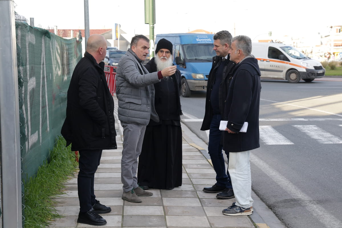 Αυτοψία στην οδό Βόλου από κλιμάκιο με επικεφαλής τον Δήμαρχο - Θ.Μαμάκος: «Παρεμβαίνουμε άμεσα με λύσεις, με γνώμονα την ασφάλεια των συμπολιτών μας»