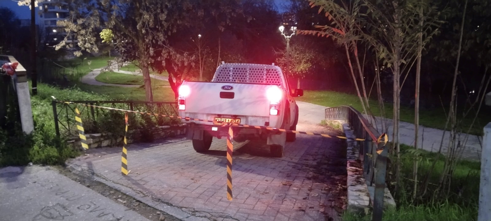 Σε επιφυλακή ΔΕΥΑΛ και Πολιτική Προστασία – Κλείνουν οι προσβάσεις για το κοινό στην εσωτερική κοίτη του Πηνειού