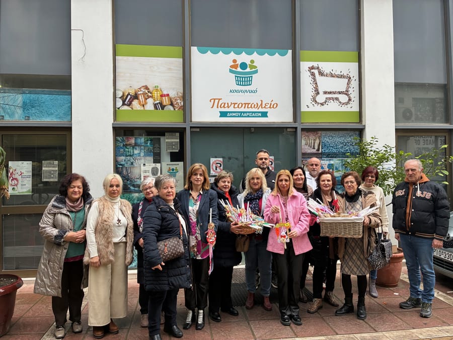 Λαμπάδες «αγάπης» από τα μέλη των ΚΑΠΗ - Προσφορά για τους ωφελούμενους του Κοινωνικού Παντοπωλείου του Δήμου Λαρισαίων