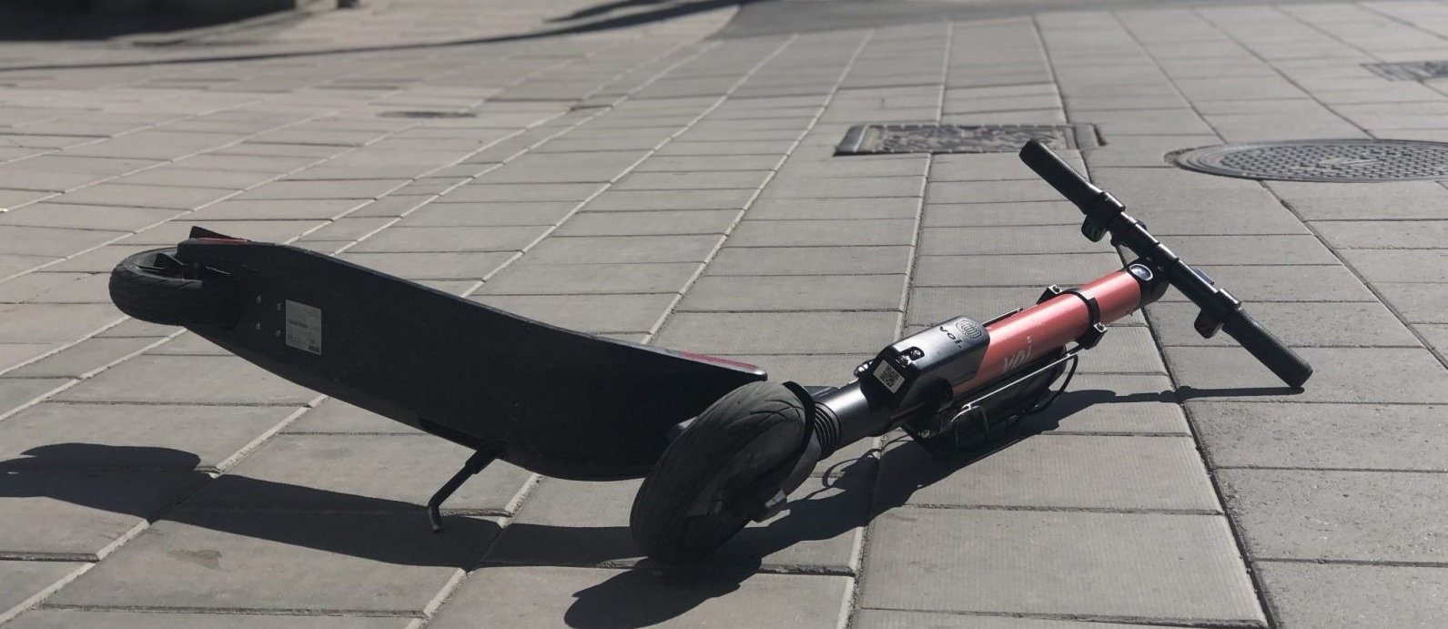 Συγκρούστηκαν ΙΧ με πατίνι στη Λάρισα - τραυματίστηκε ο οδηγός του δίκυκλου