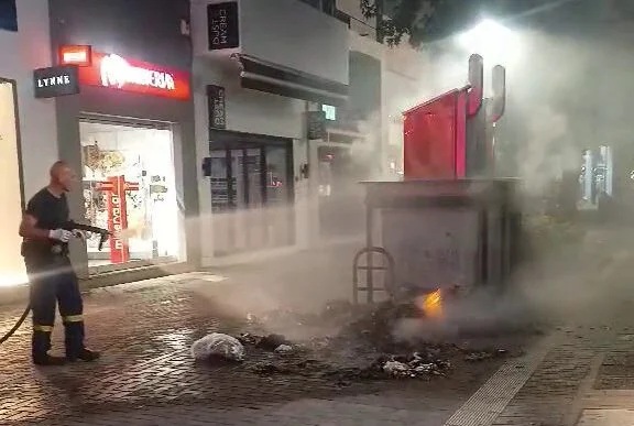 «Μανία» με τους κάδους απορριμμάτων στο κέντρο της Λάρισας
