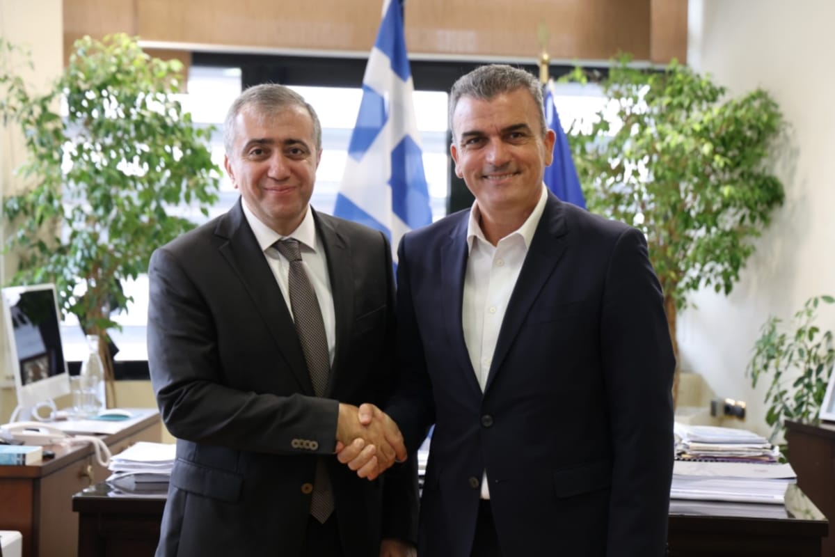 Συνάντηση του Δημάρχου Λαρισαίων, κ.Θανάση Μαμάκου με τον Πρέσβη του Αζερμπαϊτζάν, κ.Arif Mammadov